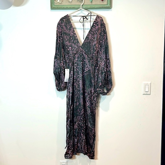 Brand new Topshop bohemian pailsey satin sleeve detail midi pink black size 6 - Picture 1 of 9